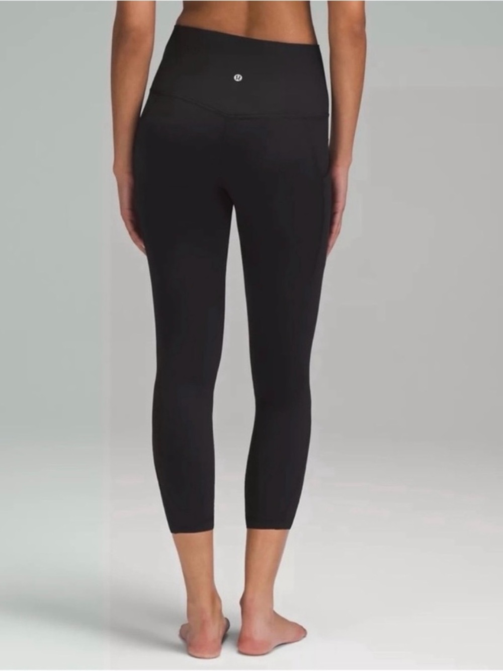 Lululemon Align High-rise crop with pockets 23” leggings, size 4 - Picture 2 of 5